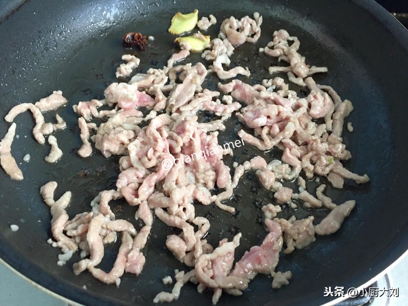 炒肉粘锅怎么处理,炒肉时肉丝容易粘锅的原因