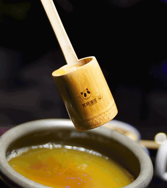 火遍成都的贰麻酒馆,成都贰麻酒馆为什么那么火