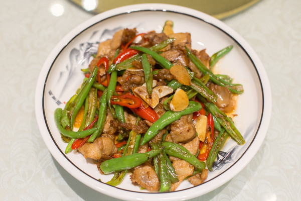 深藏在森林之中的温泉酒店,周末度假的好地方