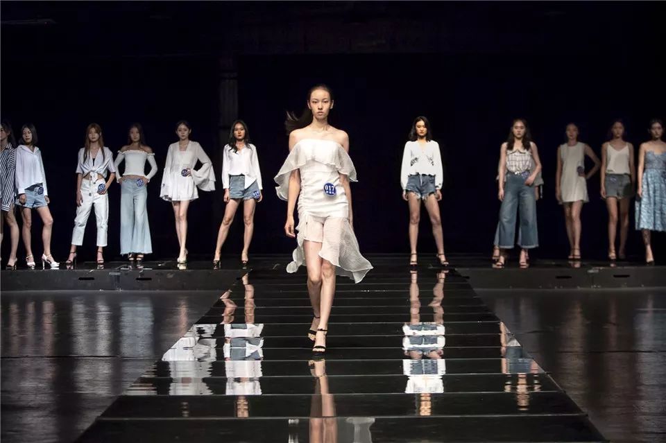 模特镜前造型训练,模特表现力训练方法