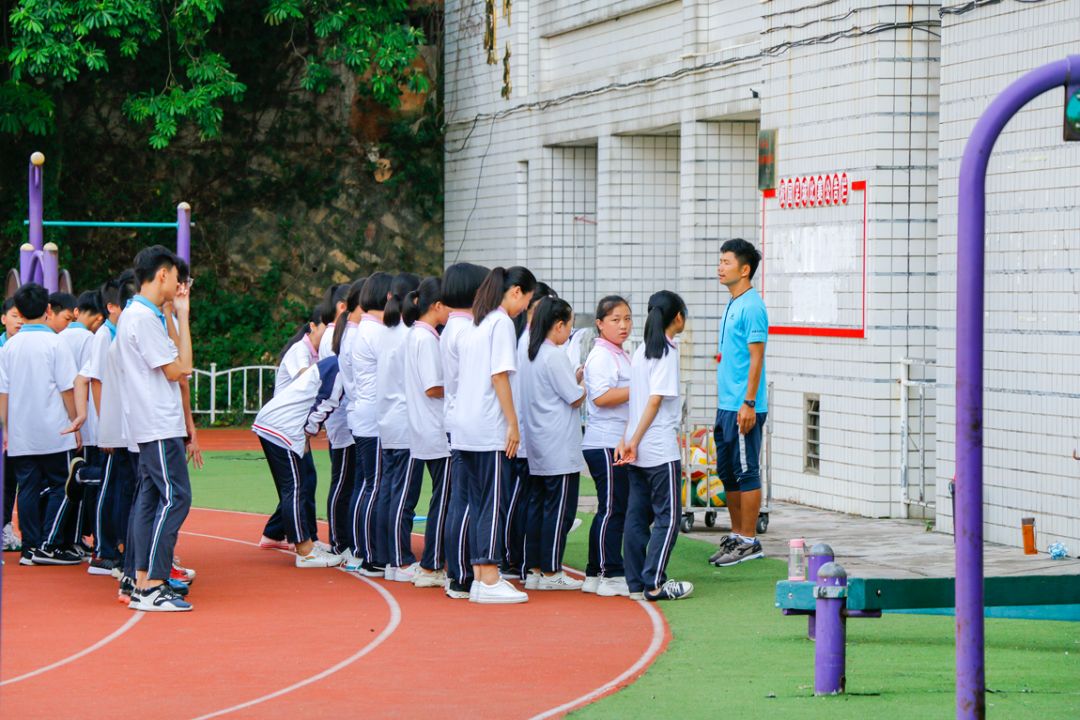 任尔东西南北风配图,任尔东西南北风我亦巍然不动