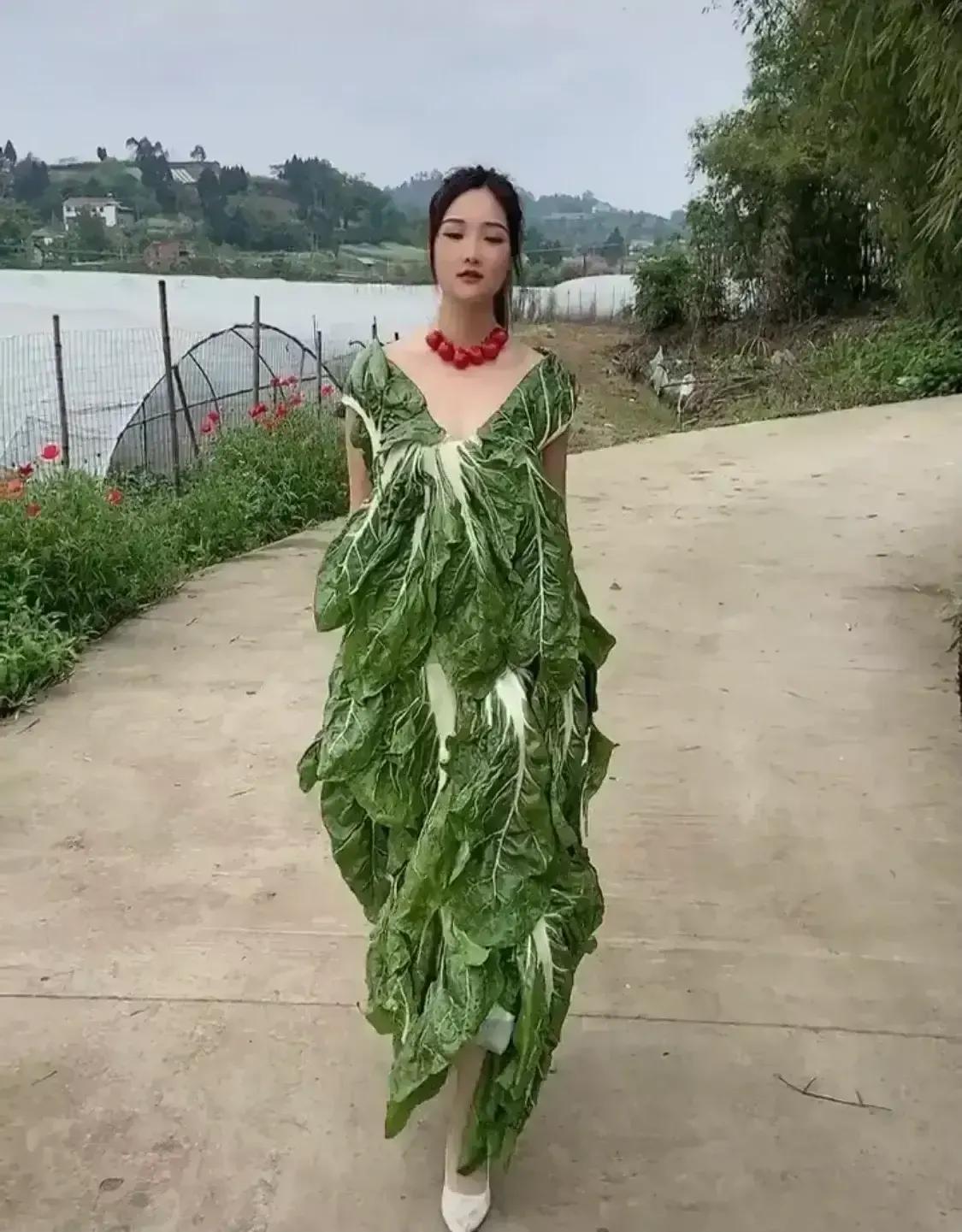 自己设计环保服装,大学生女生设计感衣服推荐