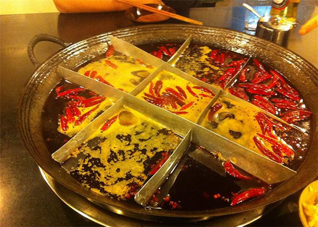 炖煮的时候很多气泡,煮汤有很多丰富的泡沫还能吃吗