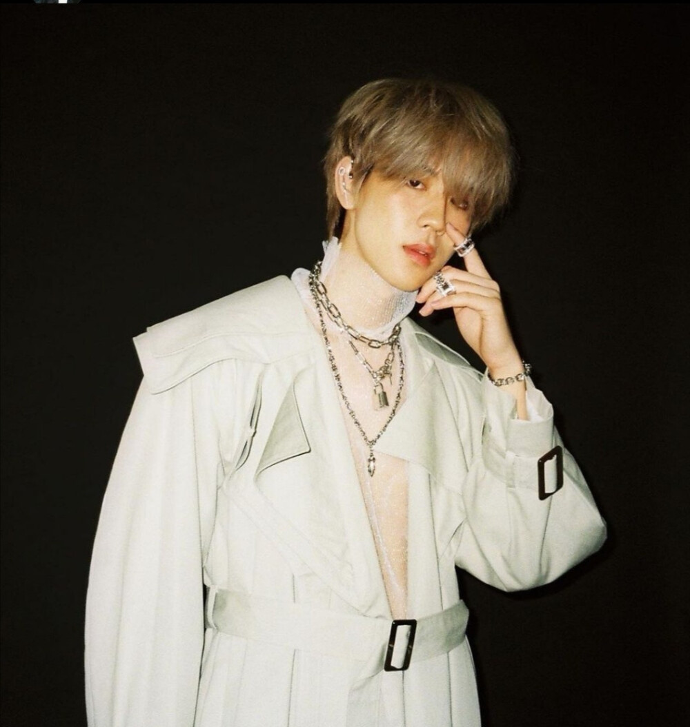 他泰韩系少年:关大爷洪34典型代表包包酷爱韩风穿搭