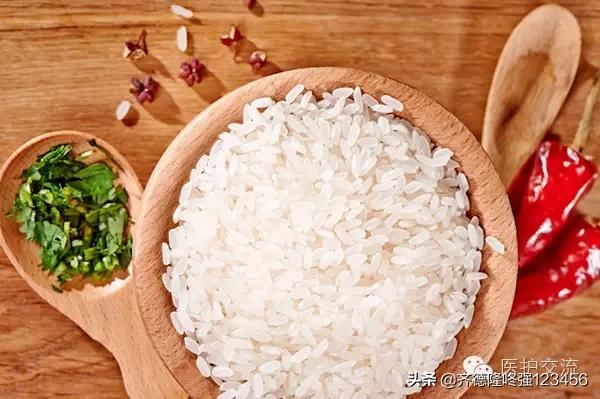 腰痛宁胶囊治腰间盘突出效果怎样,腰间盘突出压迫腿疼正确锻炼视频