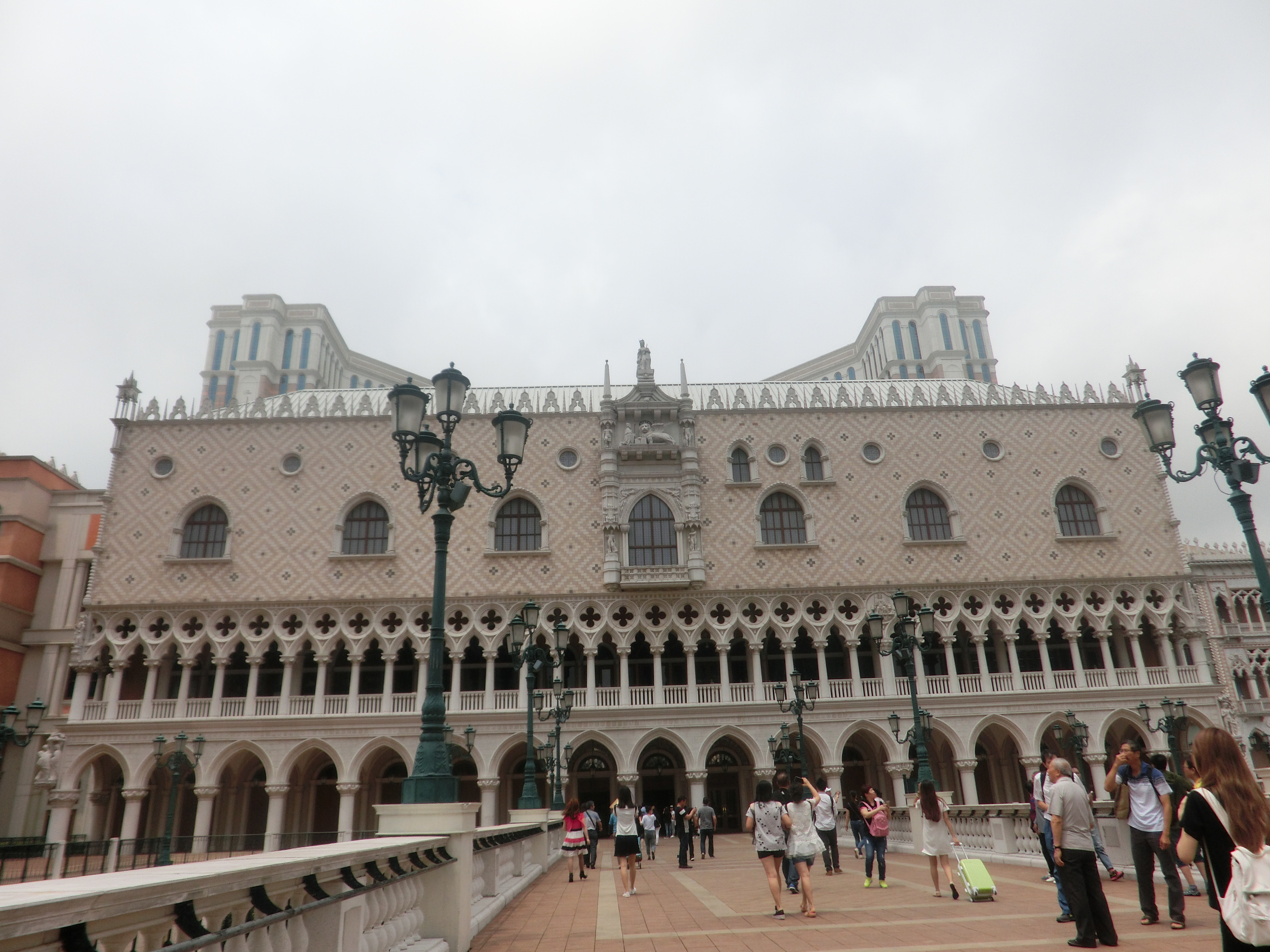 澳门一天自由行好还是跟团去好,花了80元跟旅游团去海花岛