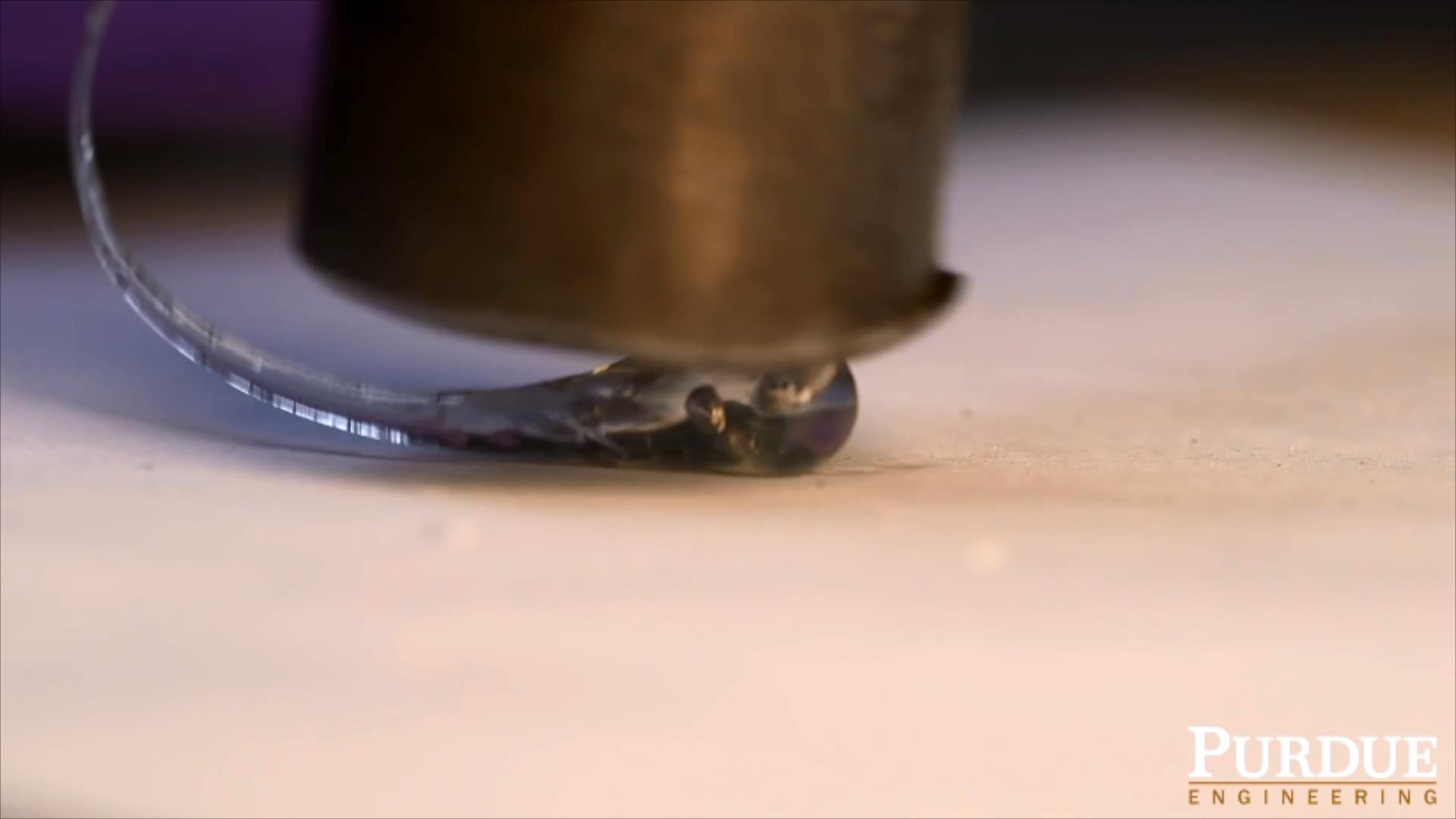 神奇的小水滴,神奇的眼泪鲁珀特之泪到底有多硬