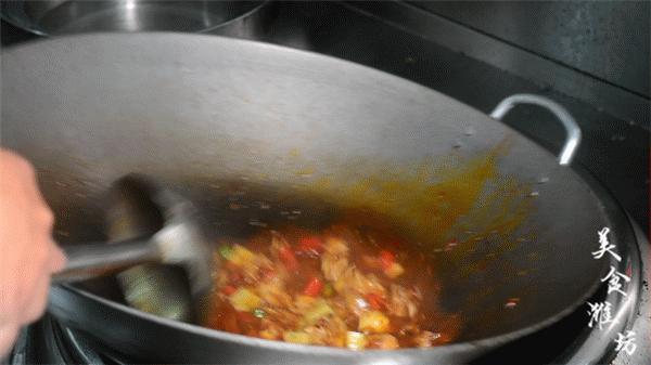 怎么可以吃兔兔？因为你没遇见它，千元水晶锅、5D餐桌让你炫目！