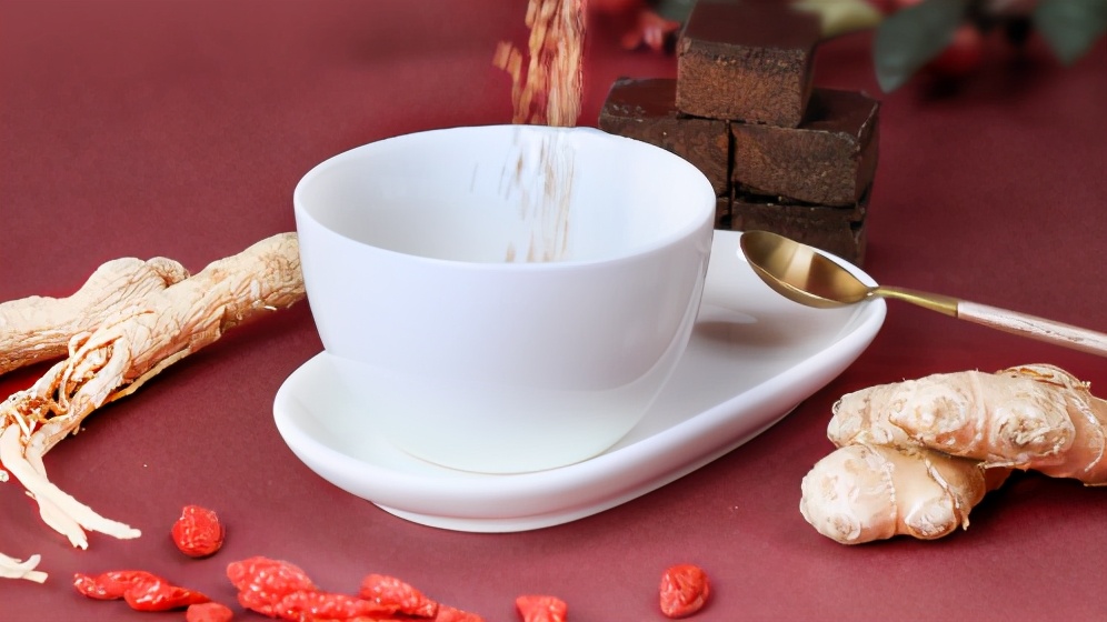 黑糖姜枣茶喝出好肤色,黑糖红枣姜丝茶暖身茶饮