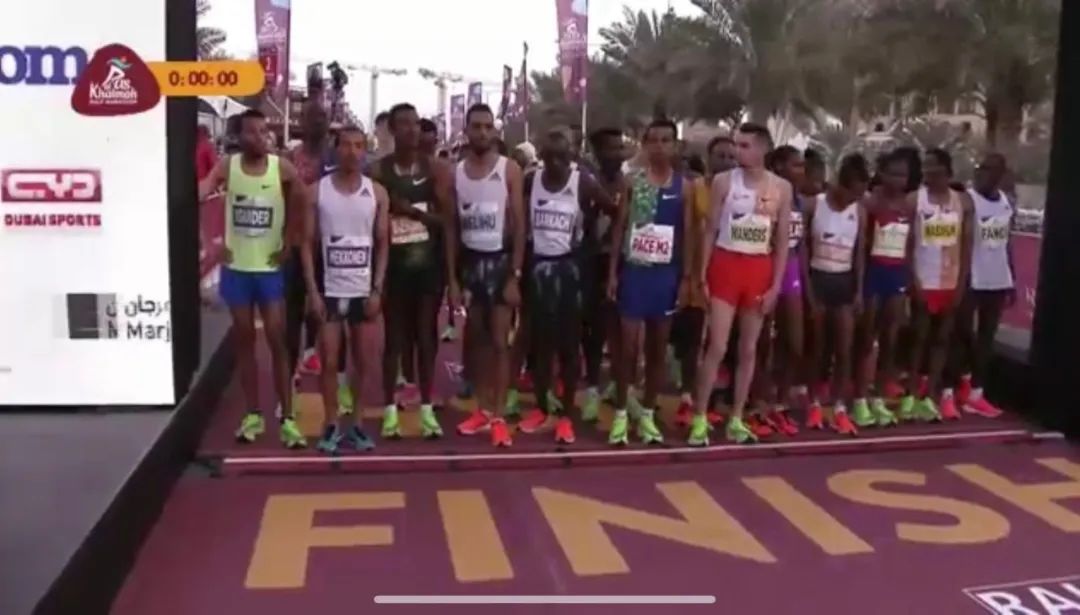 厉害！女子半马世界纪录被打破，成绩1小时04分31秒