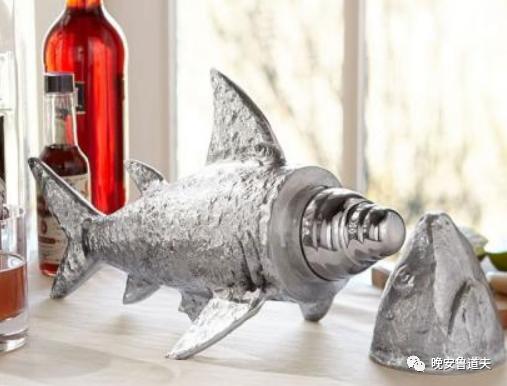 调酒师摇壶花式,调酒师初学用哪种摇酒壶