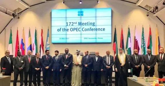 卢布贬值中国留学生受益吗,在俄罗斯留学卢布现在值得购买吗