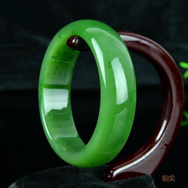 在国外购买翡翠真的靠谱吗,旅游买的翡翠是真是假