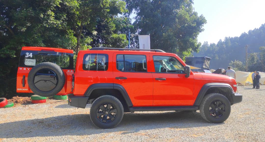 24款坦克300穿越版加速测试,坦克300和陆巡公路试驾对比