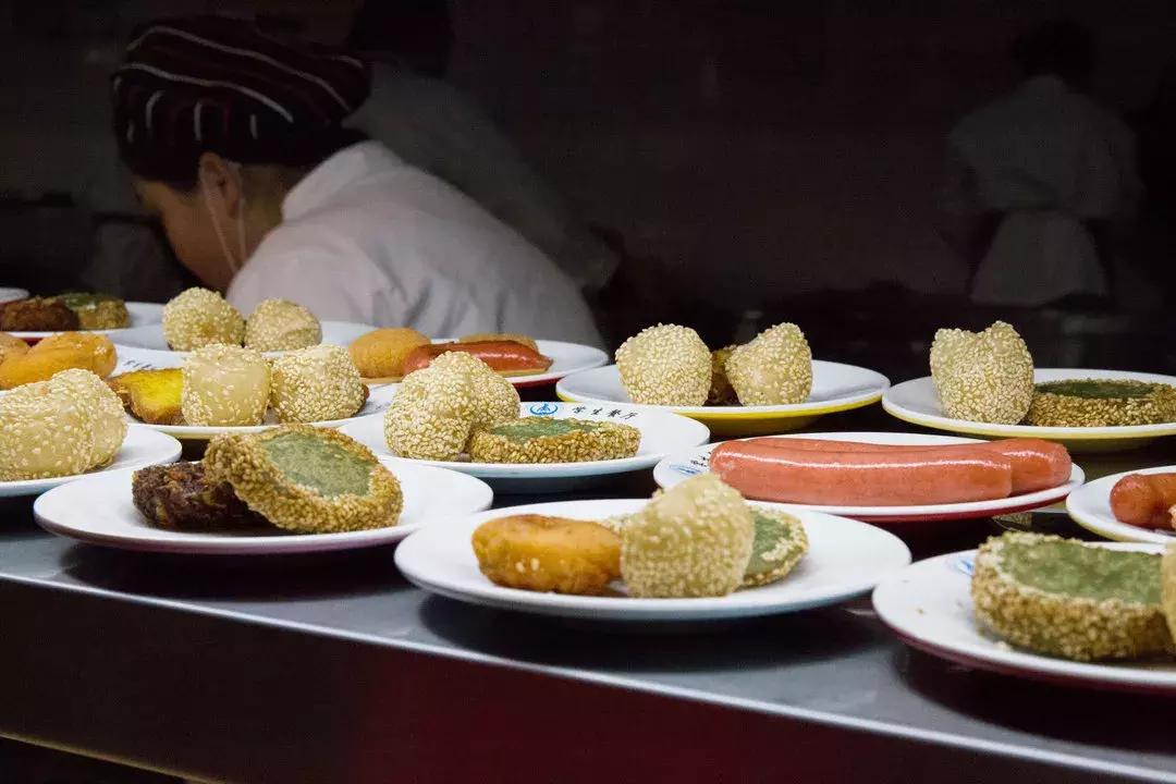 叫醒你的不是闹钟是给孩子做饭,清晨叫醒你的不是闹钟