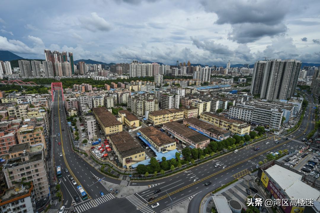 正在“长高”的深圳笋岗片，328米宝能中心，华润打造的润弘大厦