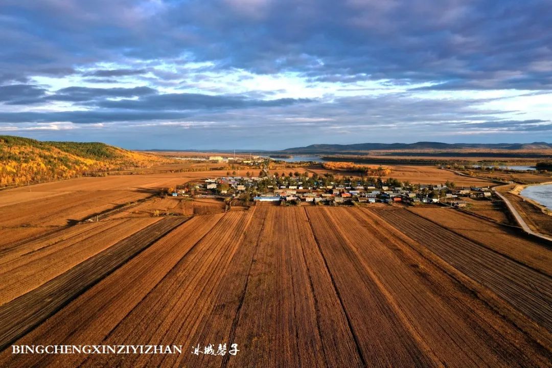 深秋的大兴安岭色彩斑斓,大兴安岭的秋天美景