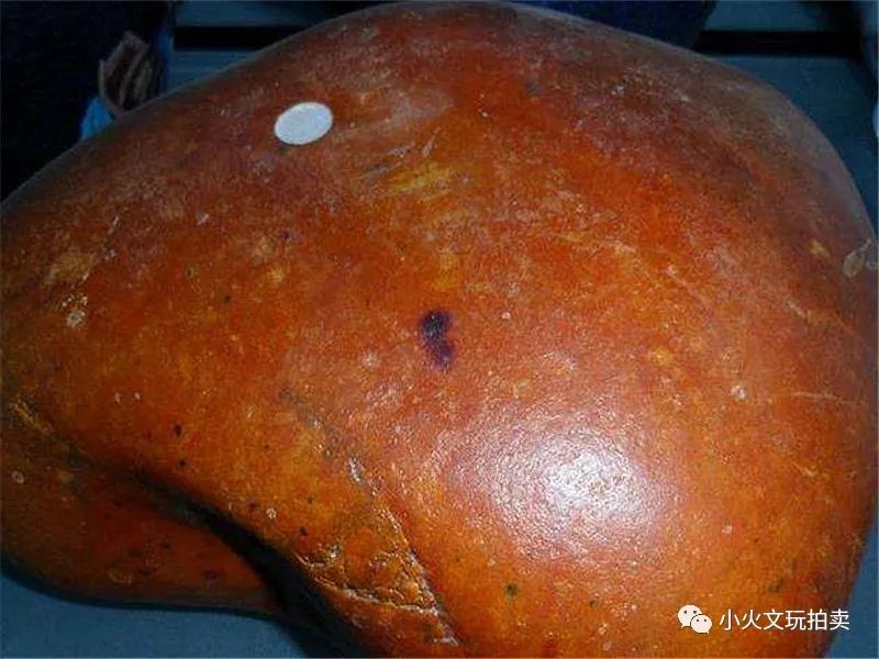 怎样辨别和田玉的山料和籽料,和田玉老料籽料的鉴别方法