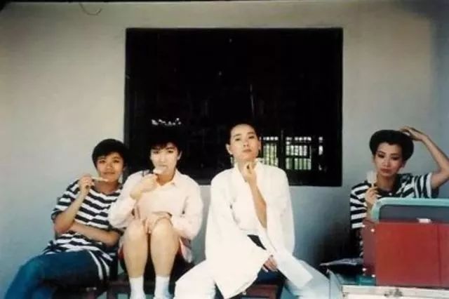 绝版合影视频完整版,80年代怀旧合影图片大全