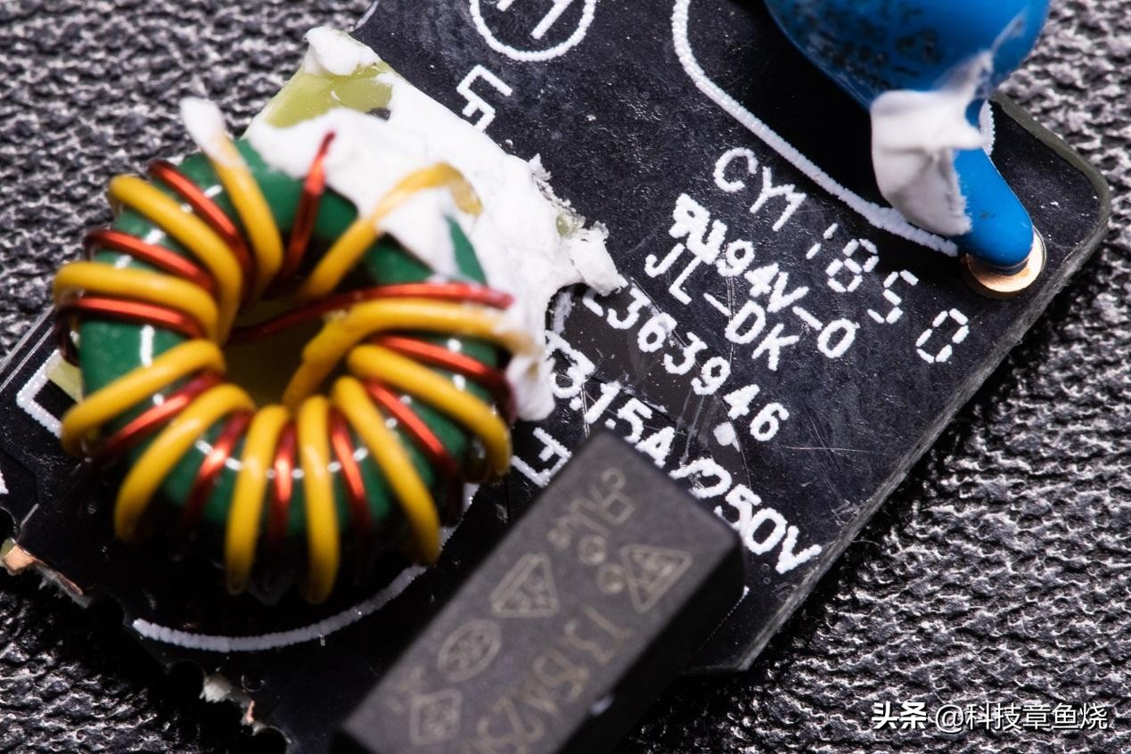 全新一代thinkplus口红电源,thinkplus口红电源黑色参数