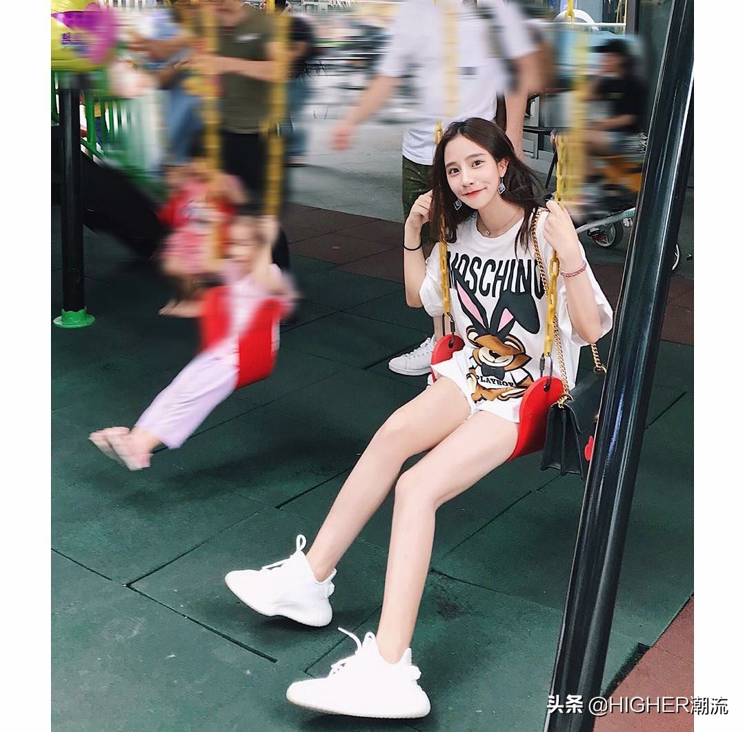 哪里能买到正品yeezy500,1000块买yeezy500黑武士