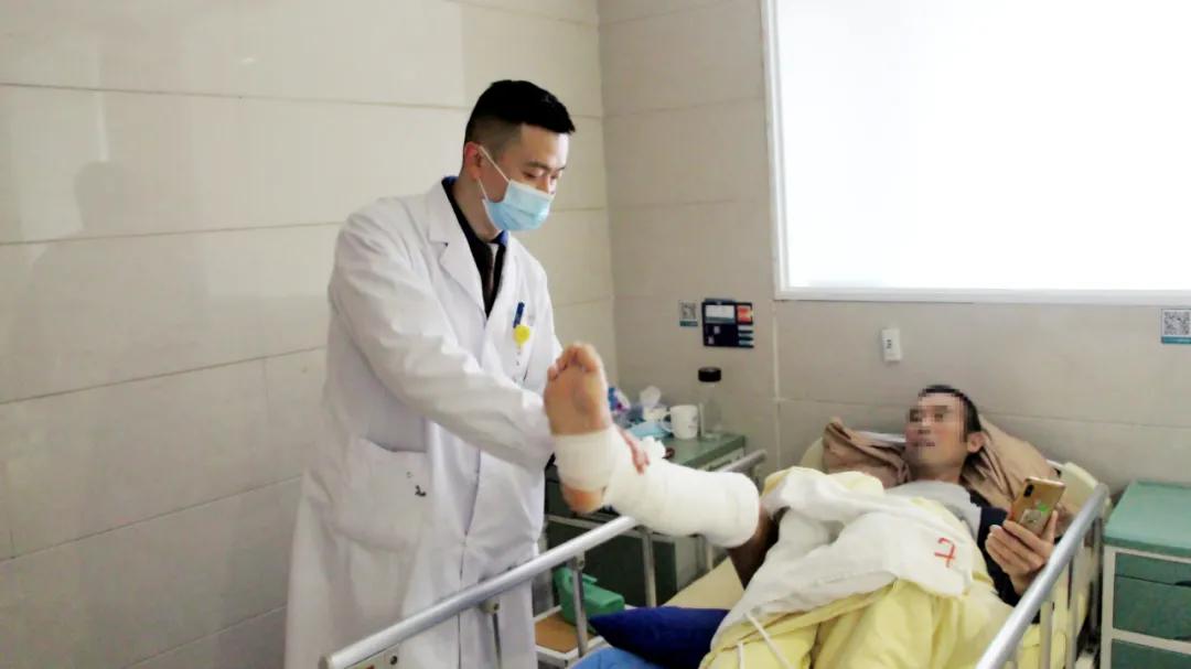 小腿挤压大量淤血能在家自愈吗,小腿碎成三截还能复原吗