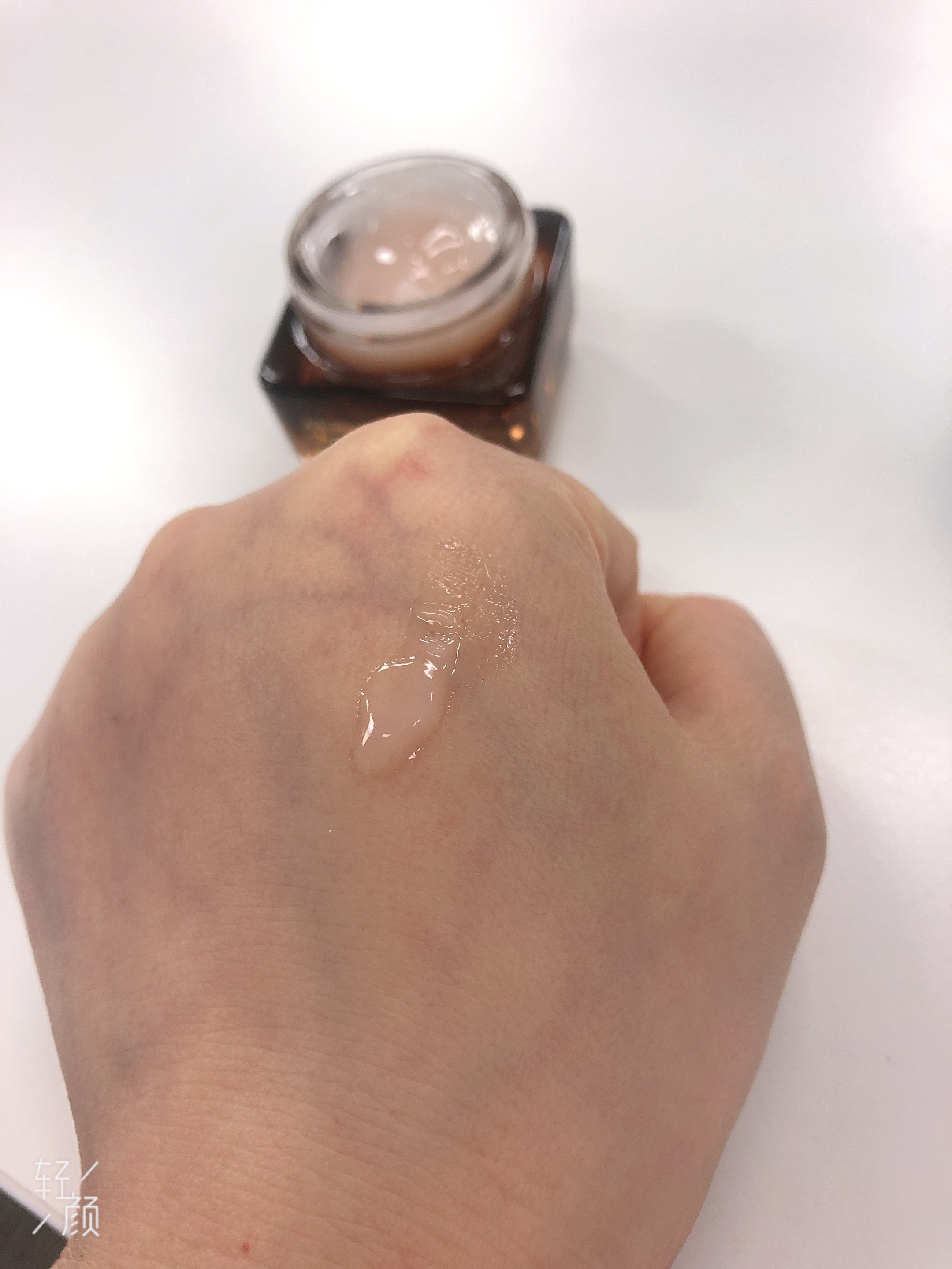 雅诗兰黛小棕瓶眼霜正品多少钱,雅诗兰黛小棕瓶眼霜好用吗