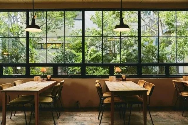 和大家一样去了大阪，但我不想随波逐流