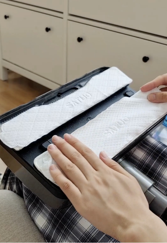 买戴森吸尘器还是戴森洗地机,买戴森吸尘器好还是必胜洗地机好