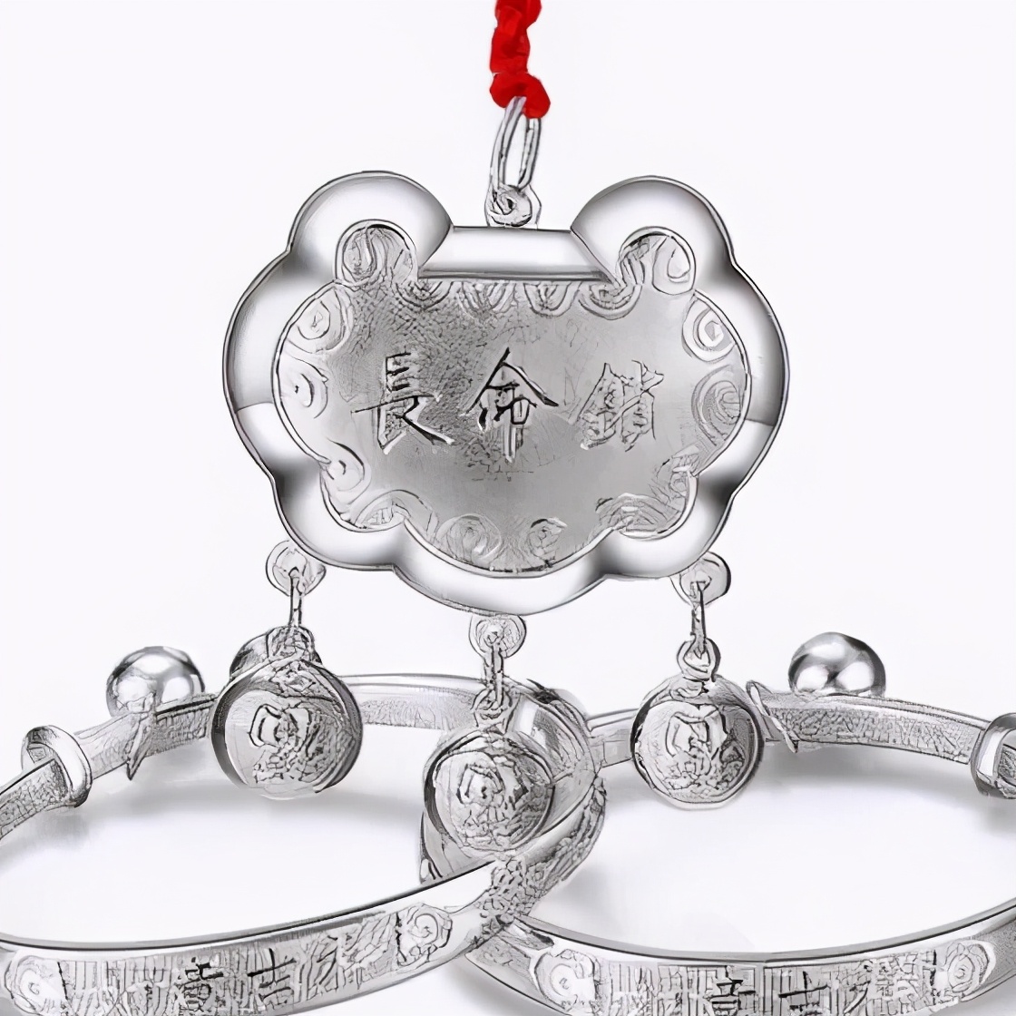 小孩满月送银饰,满月送银饰还是金饰