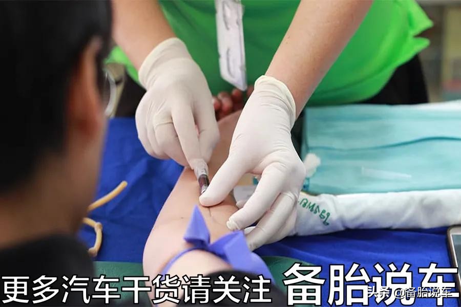 自动变速箱循环换油最佳方法,自动变速箱油循环机换还是重力换