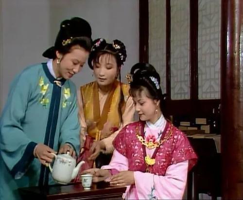 林黛玉和宝钗,林黛玉与薛宝钗谈论宝玉