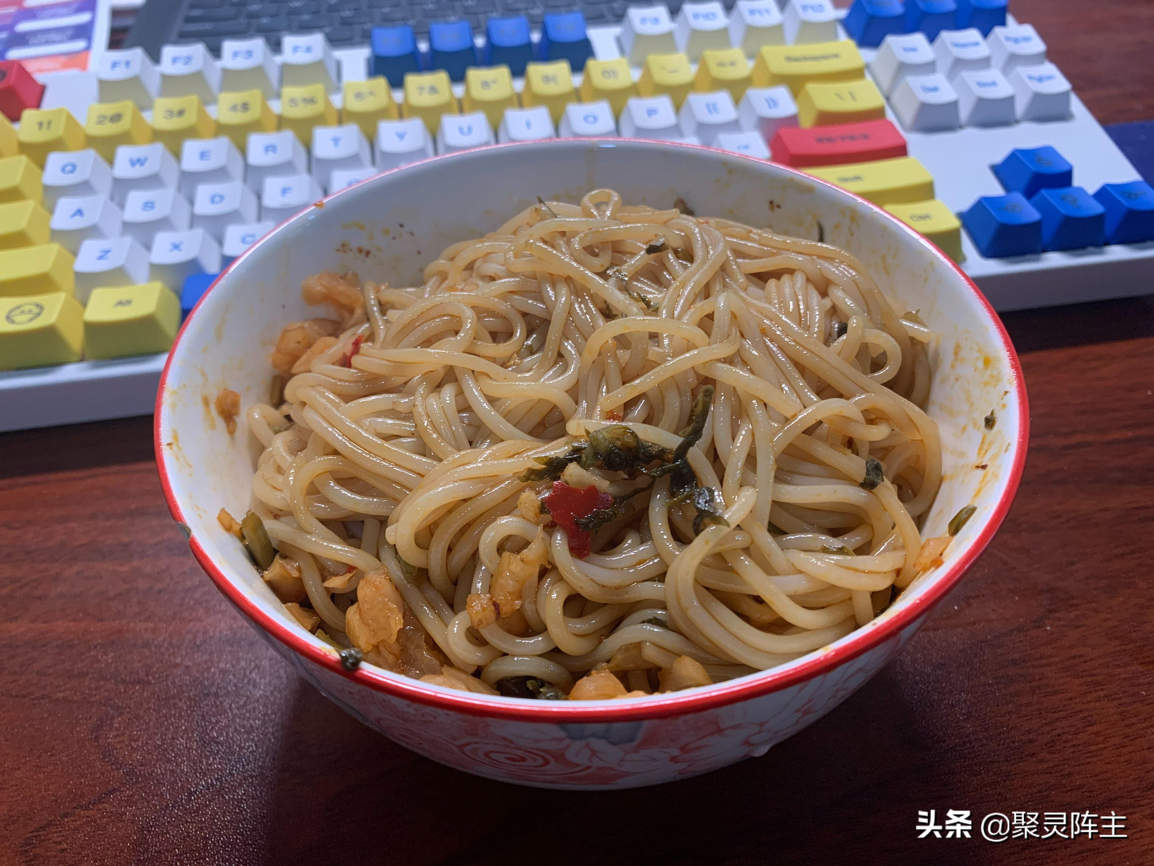 谁才是值得无限回购的YYDS？实测7品牌15款常温速食告诉你答案