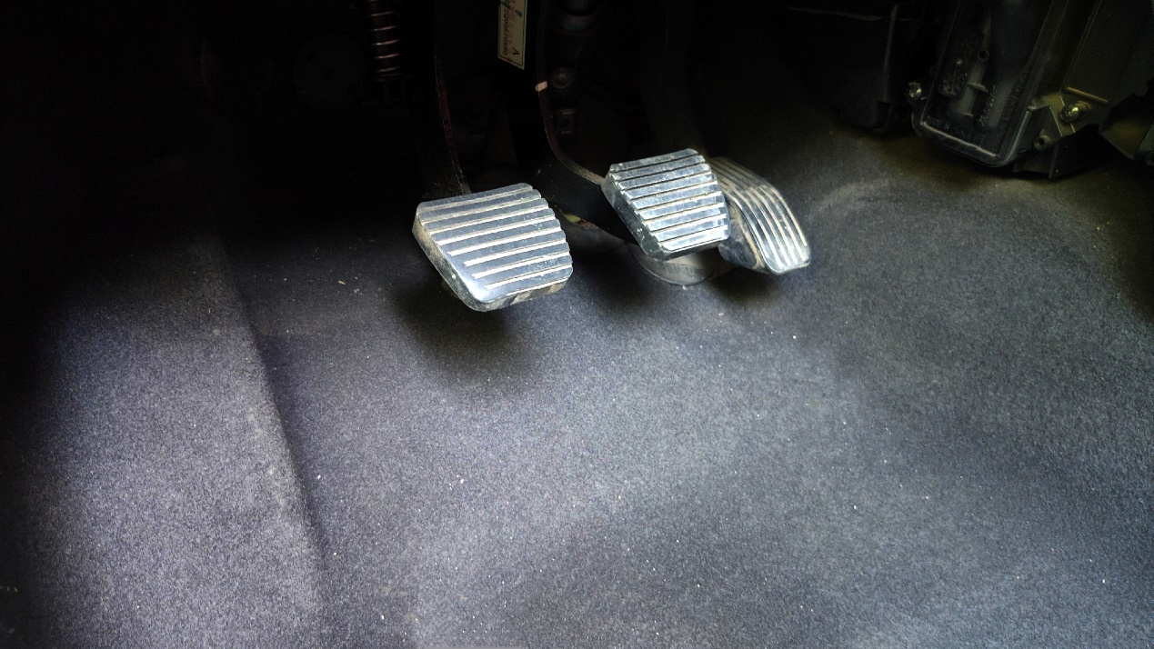 法系车标致207二手车,法系标致207车用什么机油