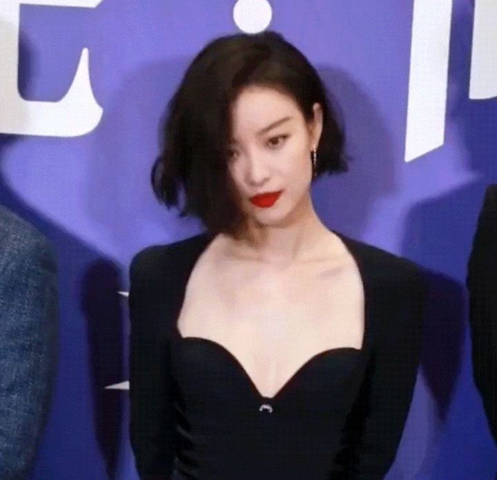 为何剪短发那么减龄时尚,为什么剪短发显老扎起来显小