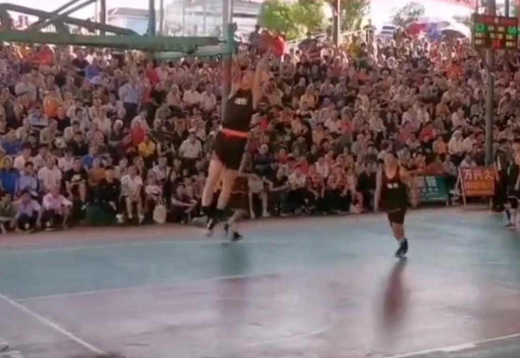 16岁长臂展,16岁弹跳训练扣篮