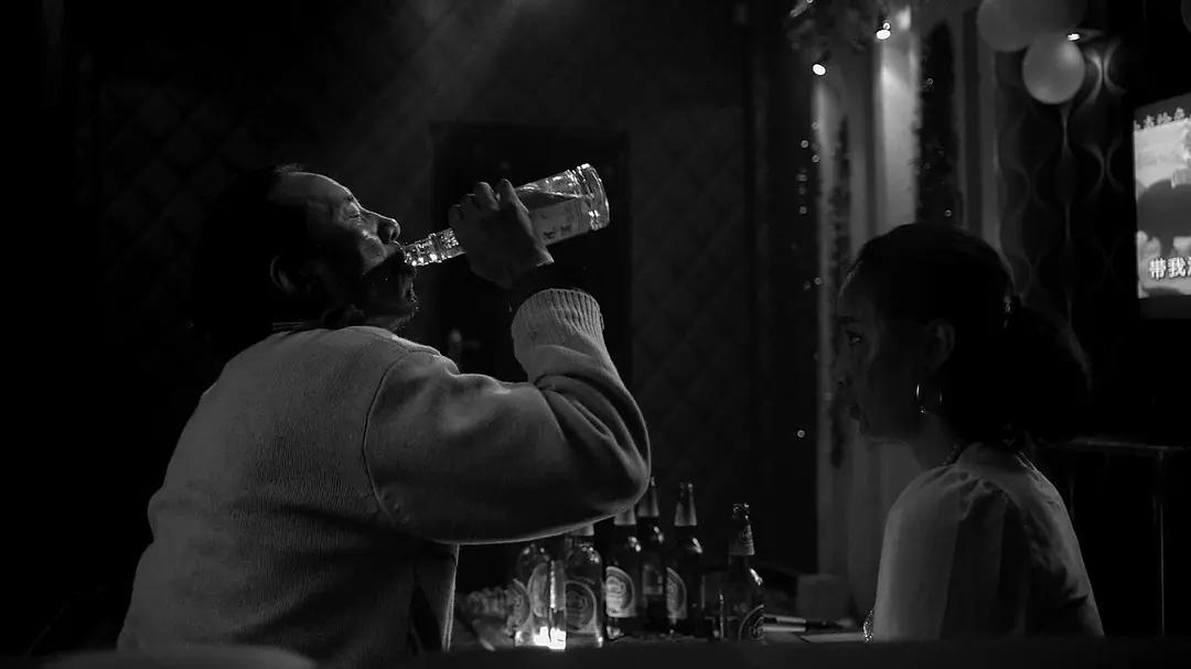 40岁牧羊人被发廊妹骗去16万血汗钱，这电影后劲太大