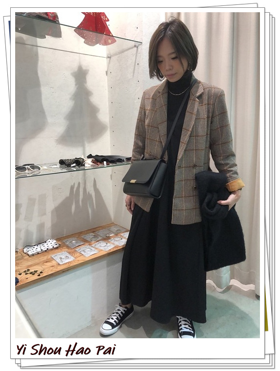 搭配休闲裙小黑鞋女款,连衣小黑裙搭配的小白鞋