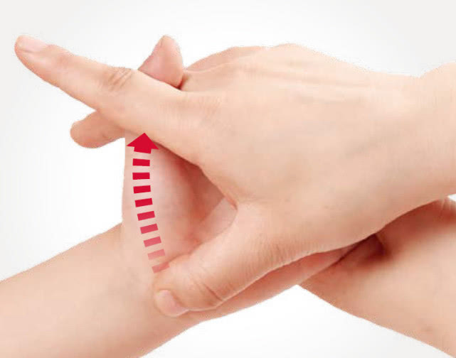 宝宝积食呕吐怎么吃,小孩吃多了积食呕吐最有效方法