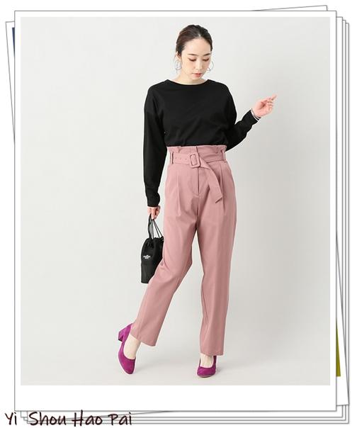 粉红色裤子搭配什么颜色上衣好看,粉红色裤子配什么上衣好看