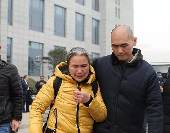 学生遭奸杀案嫌犯23年后被捕,中学生杀人的报道