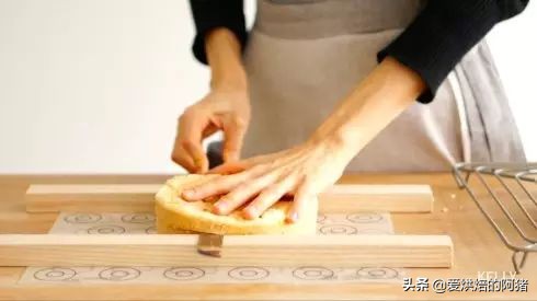 邱莹莹同款草莓奶油蛋糕，基础戚风胚，徒手脱模剖片及抹面挤花