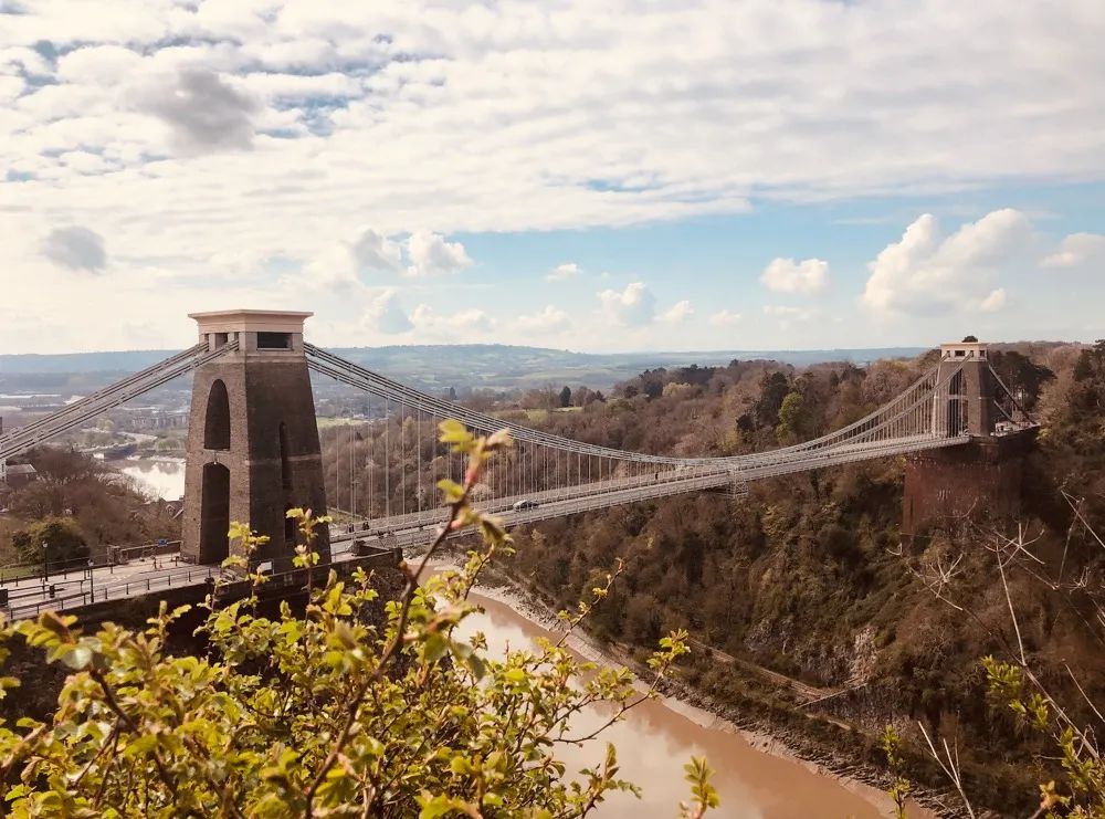 在英国开车自驾游,英国自驾游20000够吗