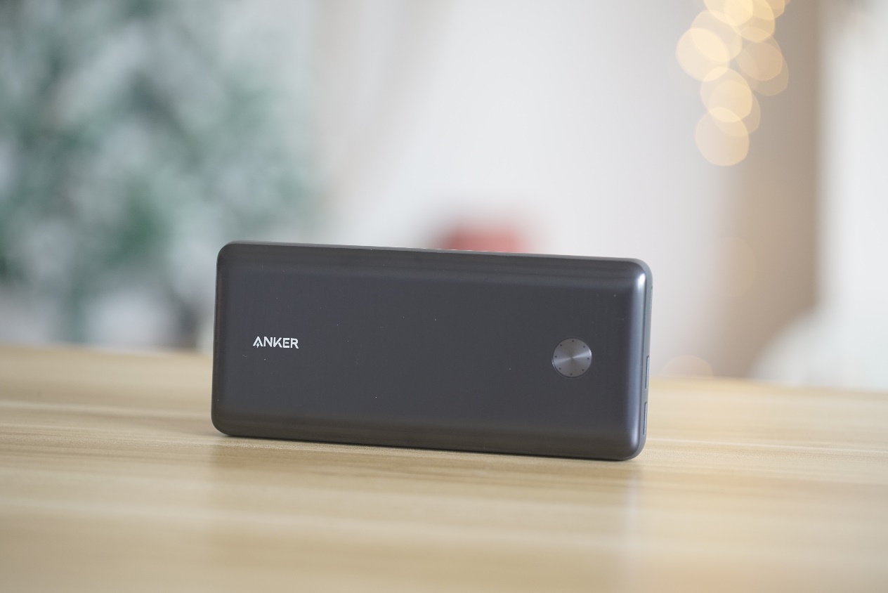 anker10000毫安移动电源评测,为笔记本电脑充电的电池