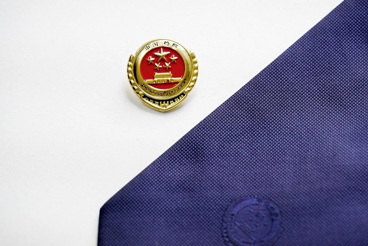 充分发挥法治服务保障作用,充分发挥法治的保障作用