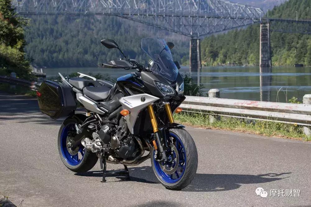 雅马哈tracer900gt对比宝马xr1000,雅马哈tracer900gt是自动挡吗