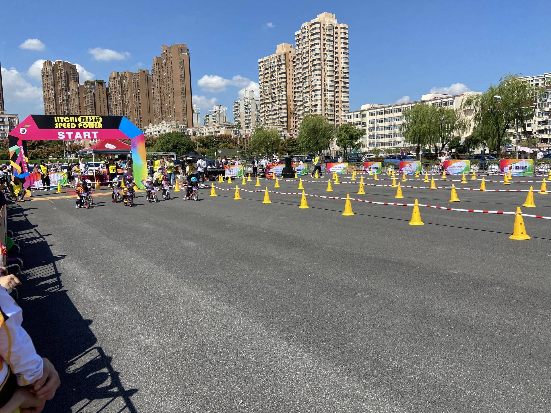 上海荔枝杯平衡车视频比赛 (荔枝杯宁波站平衡车比赛现场)