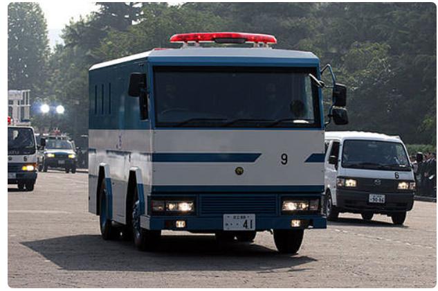 日本隐藏式警车,日本警察用的是什么警车