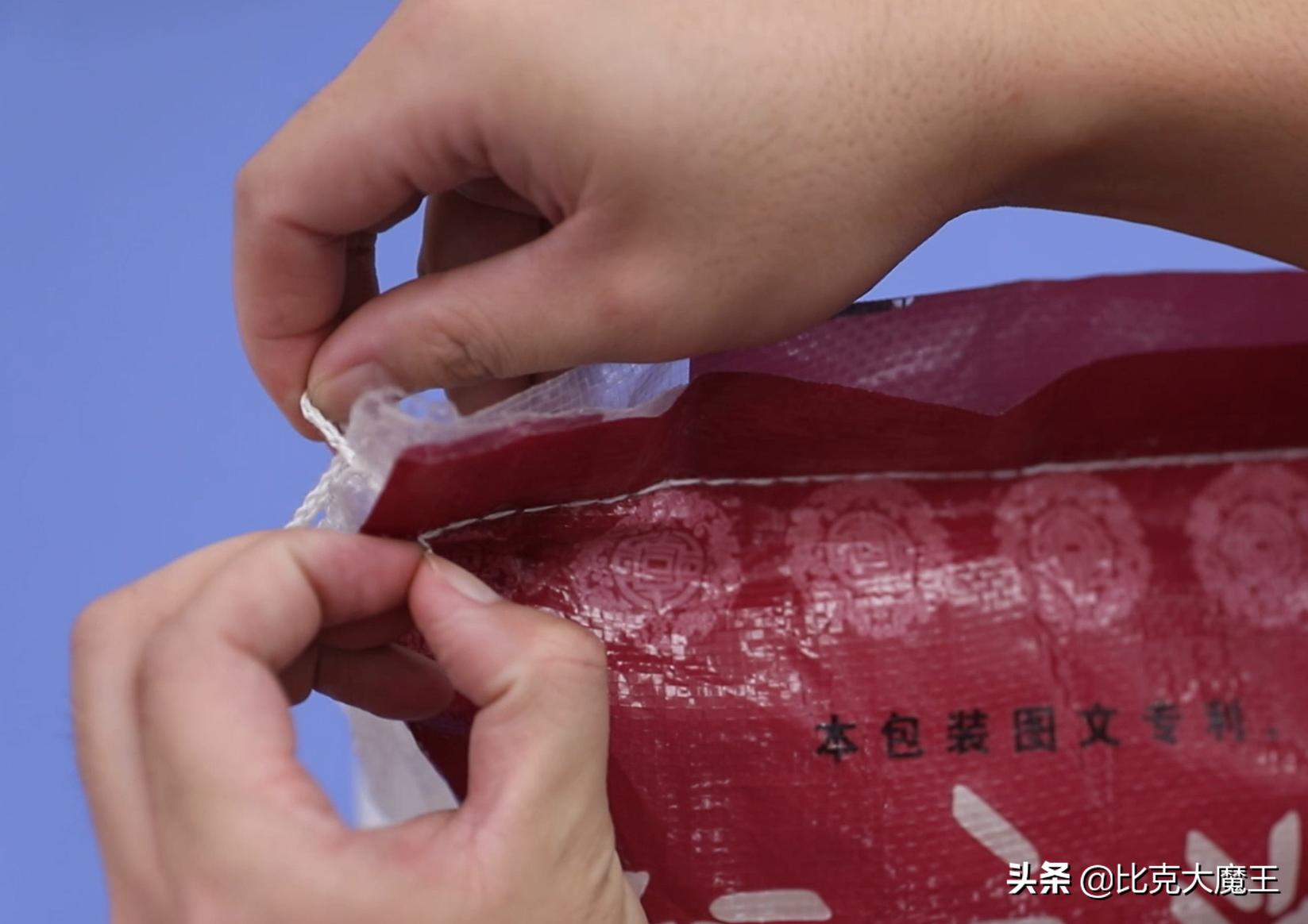 如何快速拆开米袋包装线,拆米袋线技巧妙招姐