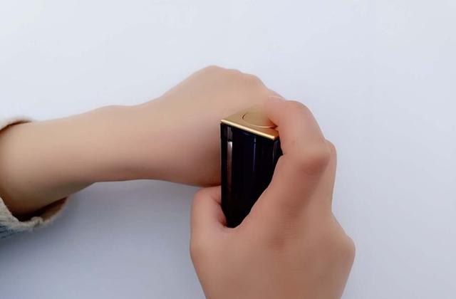 诺伊维尔多肽玻尿酸精华液测评,澳芙玻尿酸保湿精华液测评